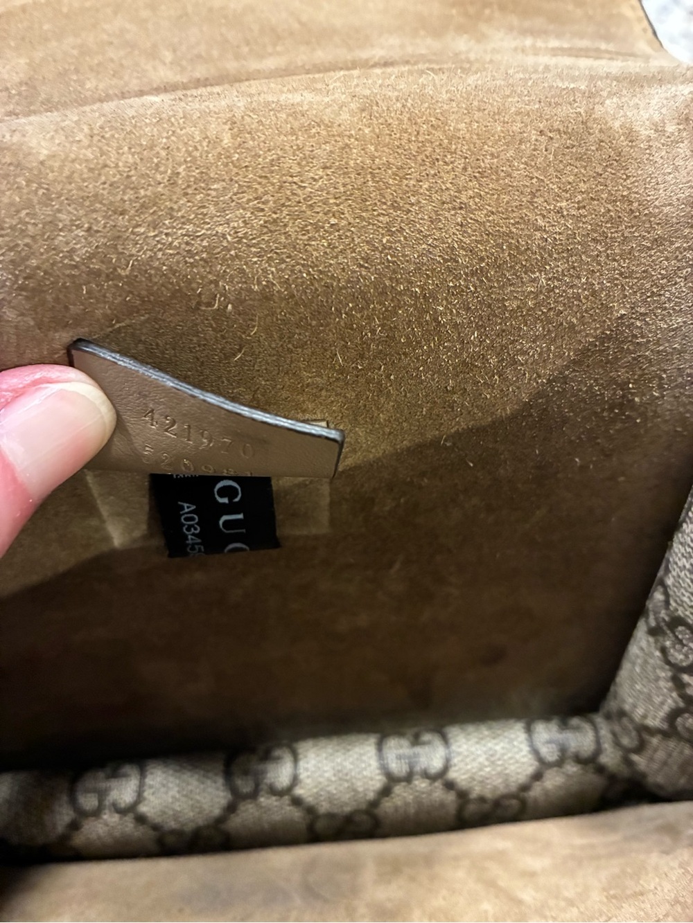 Gucci GG Supreme Canvas Shoulder Bag in tan and silver - Picture 11 of 16